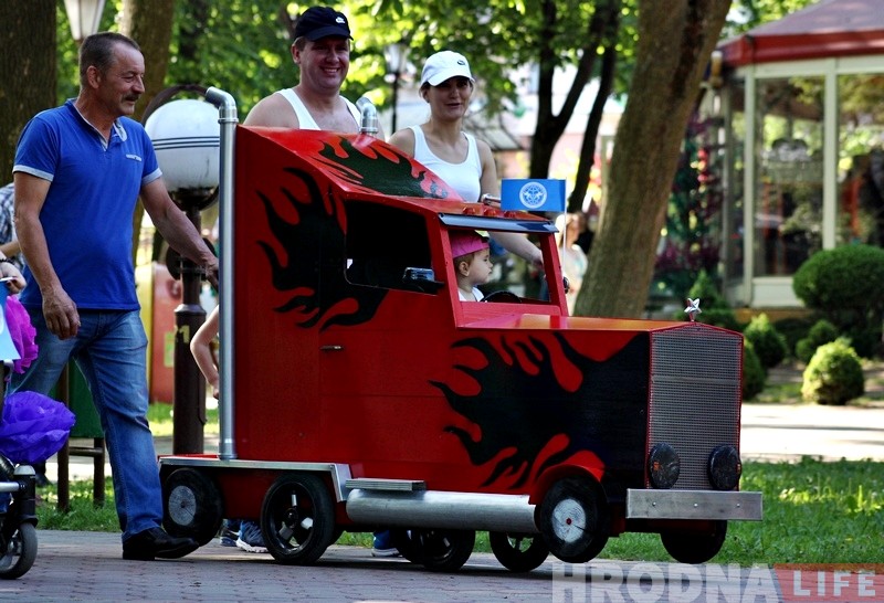 ФОТА: Традыцыйны парад вазкоў прайшоў у Гродне ФОТА: Традыцыйны парад вазкоў прайшоў у Гродне
