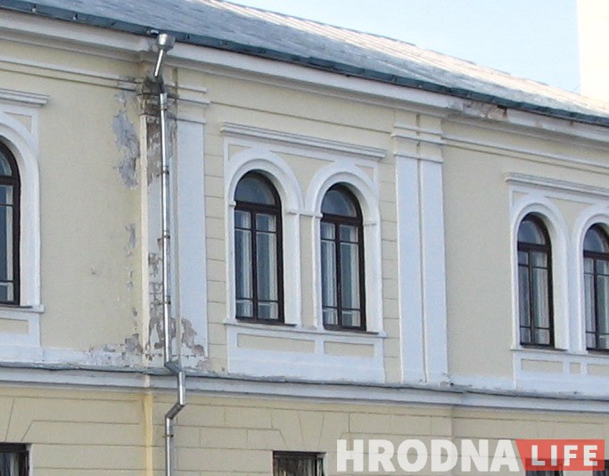 Рэстаўрацыя па-гродзенску: як давесці будынак да катастрофы, а пасля гераічна яго аднаўляць Рэстаўрацыя па-гродзенску: як давесці будынак да катастрофы, а пасля гераічна яго аднаўляць