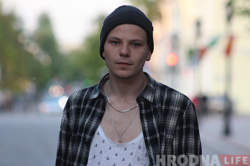 "Не прыкол, а лад жыцця". Гродзенец распавёў, як пачаў хадзіць басанож па вуліцы
