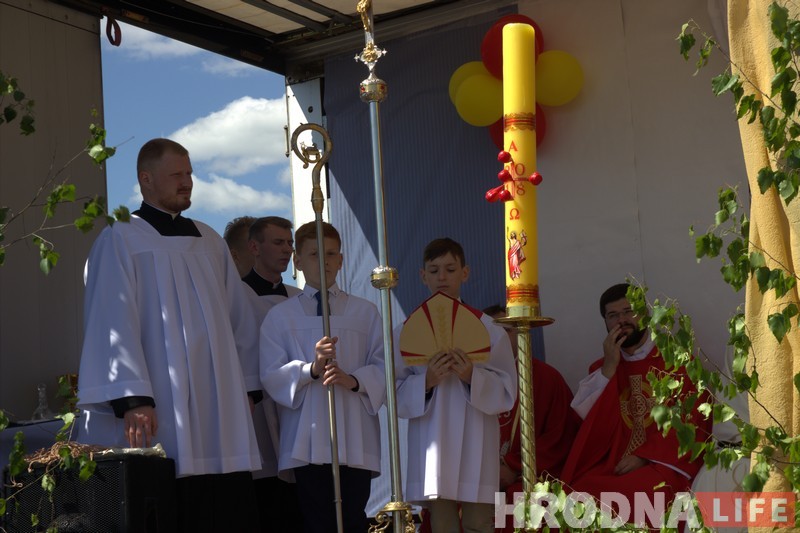 «Упершыню я прыехаў у Гродна на ровары». Арцыбіскуп Тадэвуш Кандрусевіч наведаў свята ў Альшанцы (+анекдот ад мітрапаліта) «Упершыню я прыехаў у Гродна на ровары». Арцыбіскуп Тадэвуш Кандрусевіч наведаў свята ў Альшанцы (+анекдот ад мітрапаліта)