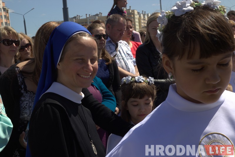 «Упершыню я прыехаў у Гродна на ровары». Арцыбіскуп Тадэвуш Кандрусевіч наведаў свята ў Альшанцы (+анекдот ад мітрапаліта) «Упершыню я прыехаў у Гродна на ровары». Арцыбіскуп Тадэвуш Кандрусевіч наведаў свята ў Альшанцы (+анекдот ад мітрапаліта)