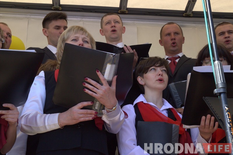 «Упершыню я прыехаў у Гродна на ровары». Арцыбіскуп Тадэвуш Кандрусевіч наведаў свята ў Альшанцы (+анекдот ад мітрапаліта) «Упершыню я прыехаў у Гродна на ровары». Арцыбіскуп Тадэвуш Кандрусевіч наведаў свята ў Альшанцы (+анекдот ад мітрапаліта)