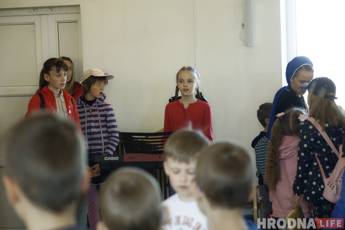 Адна на мільён. Дзесяцігадовая Насця перамагае выпускнікоў і грае ў касцёле, хоць ніколі не бачыла нот