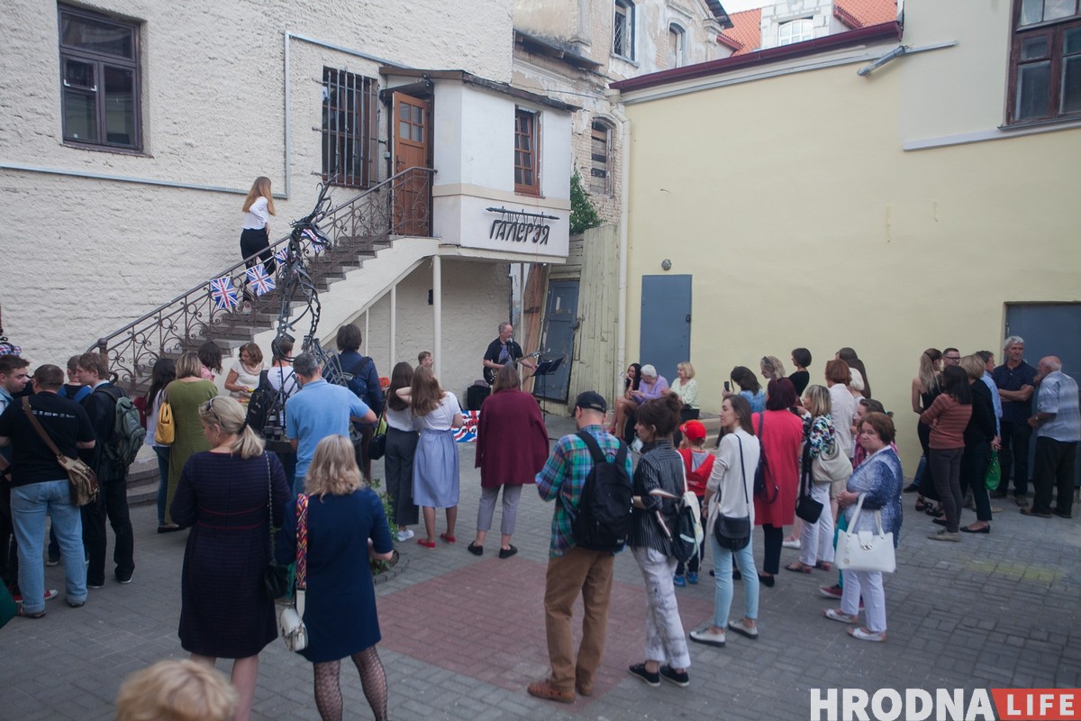 "Мастак у душы" і проста "нармальны мужык". Брытанец адкрыў выставу жывапісу ў Гродне "Мастак у душы" і проста "нармальны мужык". Брытанец адкрыў выставу жывапісу ў Гродне