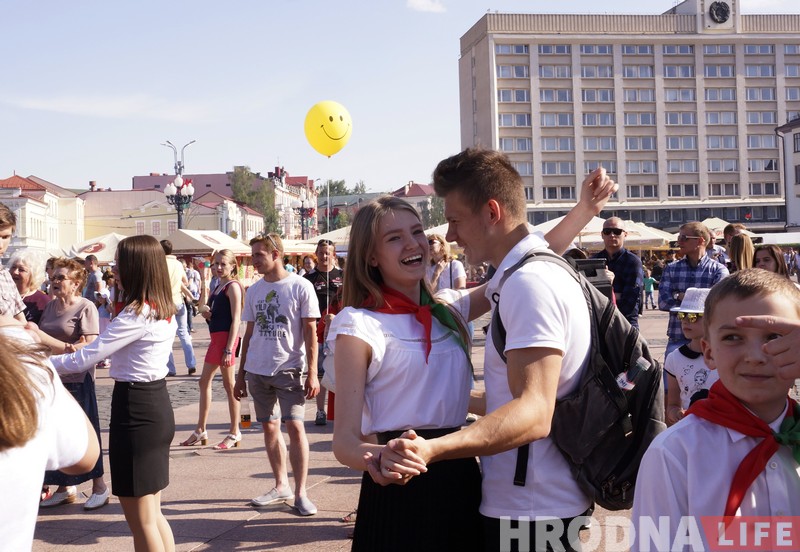 Глядзіце, як Гродна кружыўся ў вальсе перамогі! (+відэа з дрона) Глядзіце, як Гродна кружыўся ў вальсе перамогі! (+відэа з дрона)