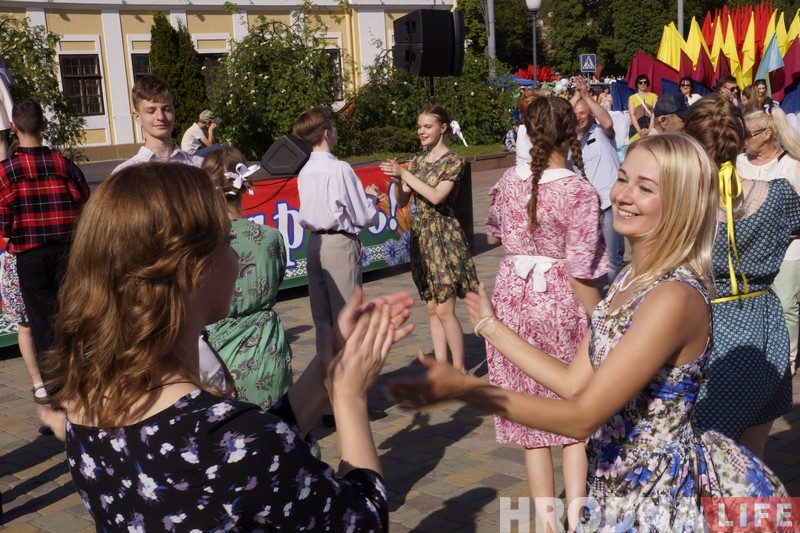Глядзіце, як Гродна кружыўся ў вальсе перамогі! (+відэа з дрона) Глядзіце, як Гродна кружыўся ў вальсе перамогі! (+відэа з дрона)