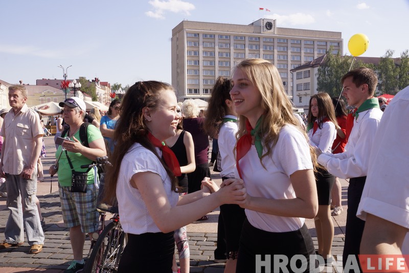 Глядзіце, як Гродна кружыўся ў вальсе перамогі! (+відэа з дрона) Глядзіце, як Гродна кружыўся ў вальсе перамогі! (+відэа з дрона)