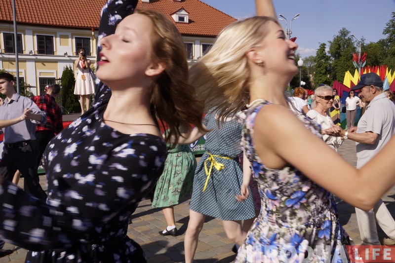 Глядзіце, як Гродна кружыўся ў вальсе перамогі! (+відэа з дрона) Глядзіце, як Гродна кружыўся ў вальсе перамогі! (+відэа з дрона)