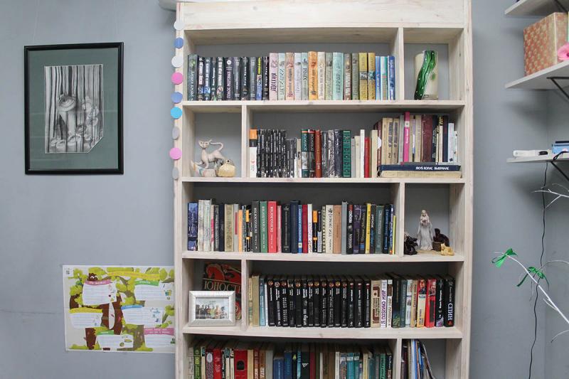 "Мы б купілі канапу, але навошта?"Як антыкавярня ў Гродне ўкараняе элементы "зялёнага" офіса