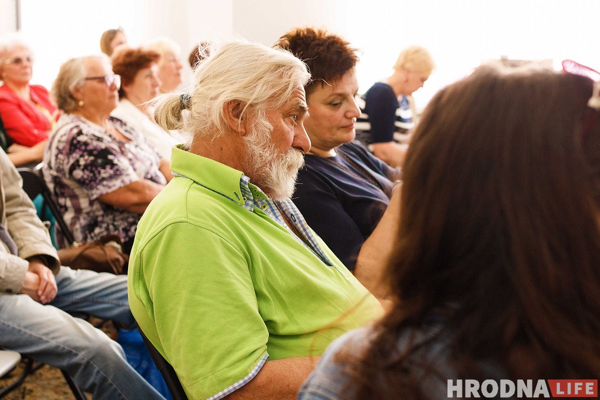 Куміры тэатру і кіно пад адным дахам: выстава з прыватнай калекцыі гродзенкі адкрылася ў бібліятэцы Куміры тэатру і кіно пад адным дахам: выстава з прыватнай калекцыі гродзенкі адкрылася ў бібліятэцы