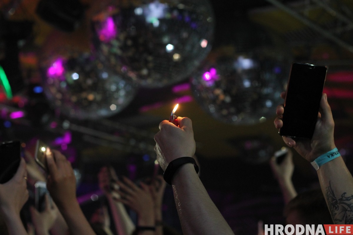 "Мы будем мокрые, как сучки". ЛСП собрал в Гродно полную "Галактику" фанатов