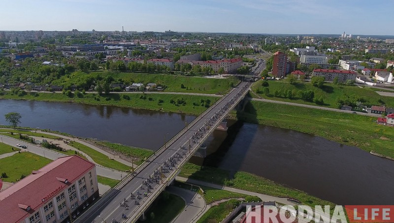 У Гродне Ровар-фэстам адкрылі летні веласезон і склалі гігантскі ровар (+відэа з дрона)