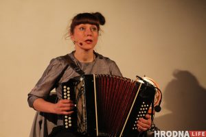 Бенька праспявала гродзенцам пра "электракаханне"