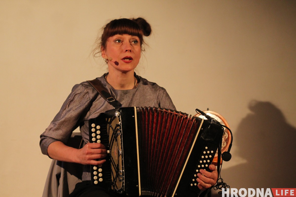 Бенька праспявала гродзенцам пра "электракаханне"