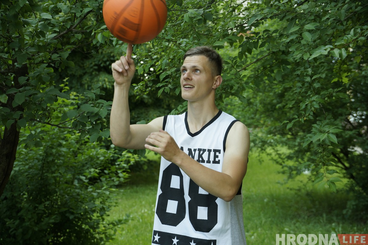 Вела. Мілітары. Фітнес. Спартыўнае адзенне для практычных і эканомных шукайце ў новай краме