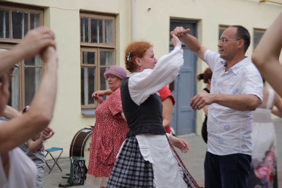 Цікавосткі пра святы Міколы ды Юр’я і адкрыццё сезона танцаў у гарадзенскіх дворыках чакаюць гродзенцаў