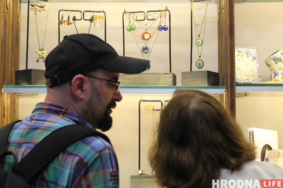 “Месца, куды захочацца вяртацца”. Галерэя “У майстра” адкрылася пасля рамонту “Месца, куды захочацца вяртацца”. Галерэя “У майстра” адкрылася пасля рамонту