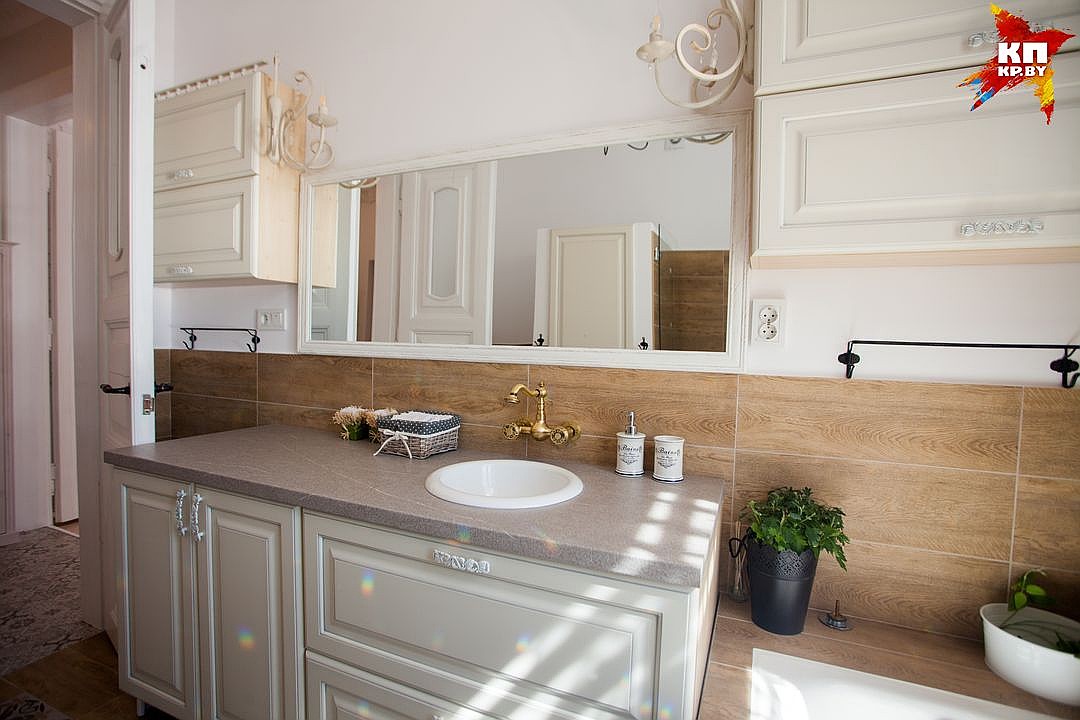 Рамантыка ў цэнтры Гродна: рамонт у кватэры царскіх часоў за $ 25 тысяч