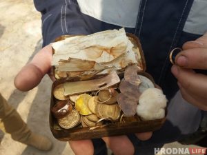 Знойдзены ў цэнтры Гродна скарб ацанілі ў 19,5 тысяч долараў Знойдзены ў цэнтры Гродна скарб ацанілі ў 19,5 тысяч долараў