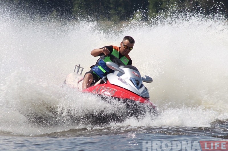 Гродзенец хоча развіваць актыўны адпачынак на вадасховішчы ГЭС. Але пакуль чакае рашэння ўладаў Гродзенец хоча развіваць актыўны адпачынак на вадасховішчы ГЭС. Але пакуль чакае рашэння ўладаў