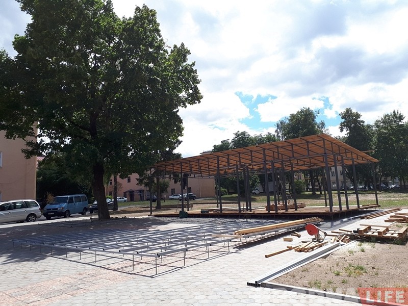 Яшчэ адна вулічная кавярня з'явіцца на Савецкай: там, дзе планавалі зрабіць павільёны для рамеснікаў