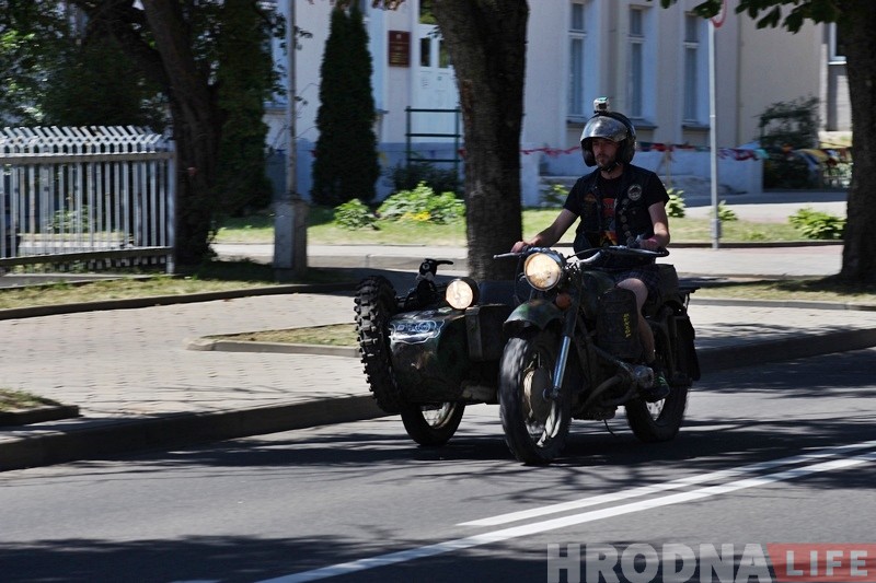 ФОТА: каля 500 байкераў праехаліся па вуліцах Гродна ФОТА: каля 500 байкераў праехаліся па вуліцах Гродна
