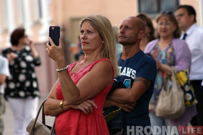 Летнія канцэрты ў Гродне: музыкі выступаюць на балконах старога горада Летнія канцэрты ў Гродне: музыкі выступаюць на балконах старога горада