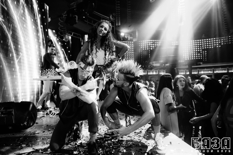 Кучарашка Curly. Гродзенская дзяўчына-дыджэй аб ідэальным клубе, выступах топлес і "Міс Гродна"