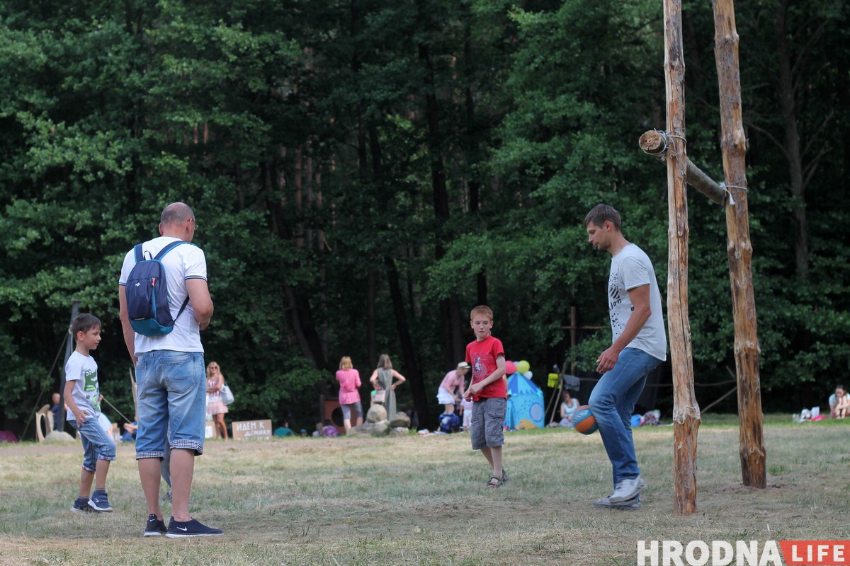 Арт-пікнік для дзяцей (і дарослых) прайшоў на Велесе Арт-пікнік для дзяцей (і дарослых) прайшоў на Велесе