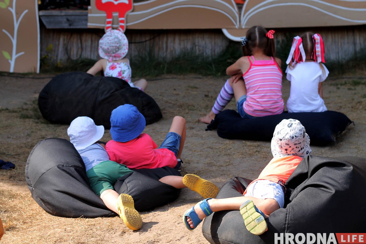 Арт-пікнік для дзяцей (і дарослых) прайшоў на Велесе Арт-пікнік для дзяцей (і дарослых) прайшоў на Велесе
