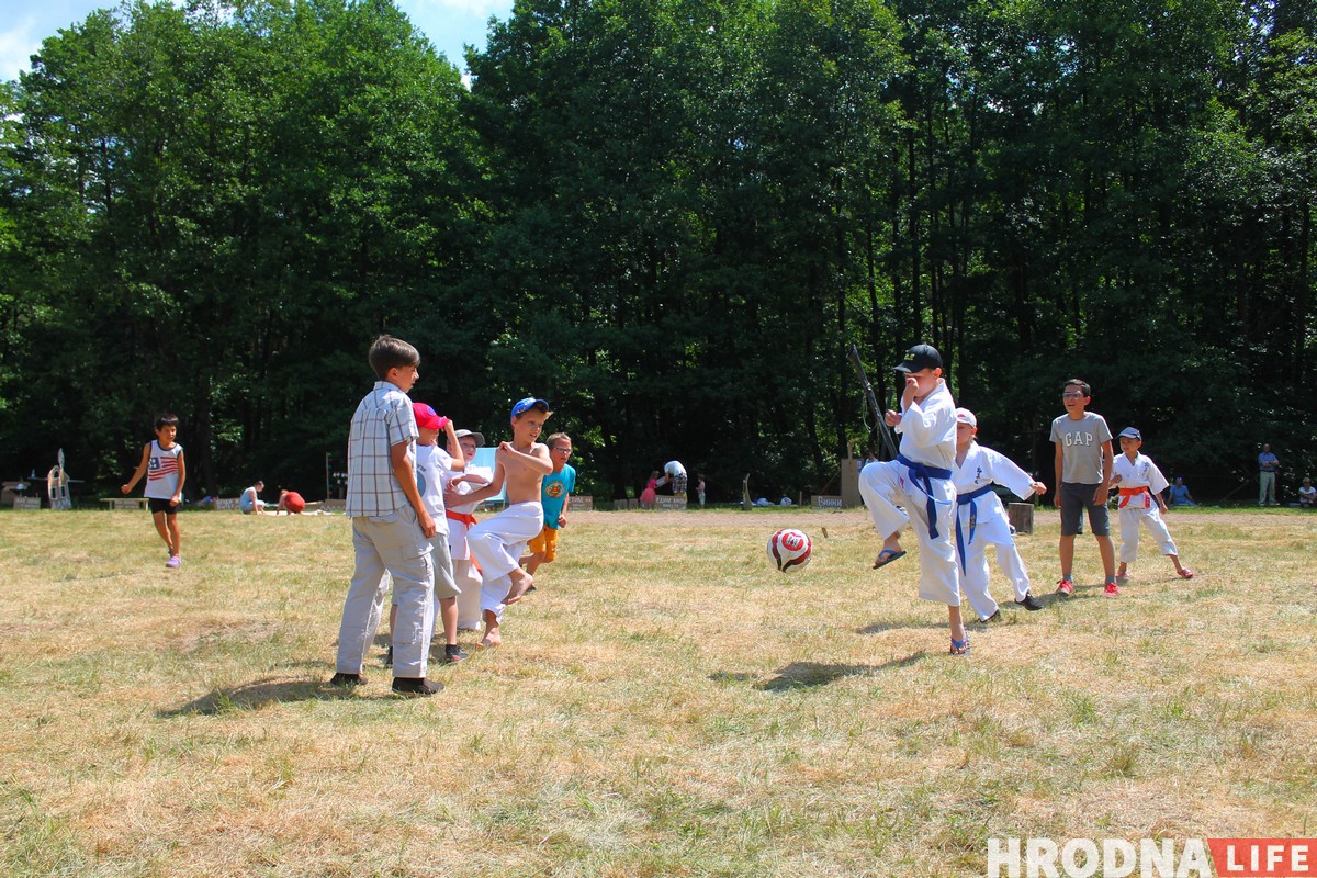 Арт-пікнік для дзяцей (і дарослых) прайшоў на Велесе Арт-пікнік для дзяцей (і дарослых) прайшоў на Велесе