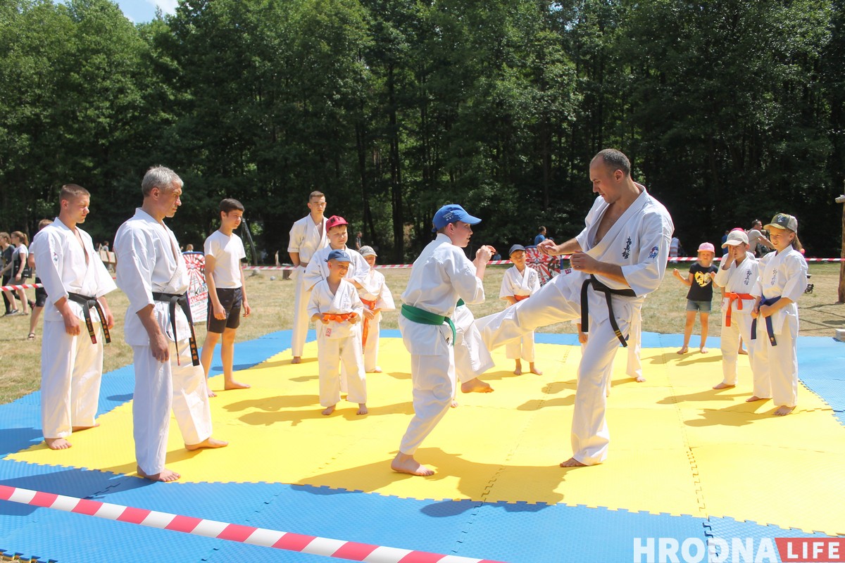 Арт-пікнік для дзяцей (і дарослых) прайшоў на Велесе Арт-пікнік для дзяцей (і дарослых) прайшоў на Велесе