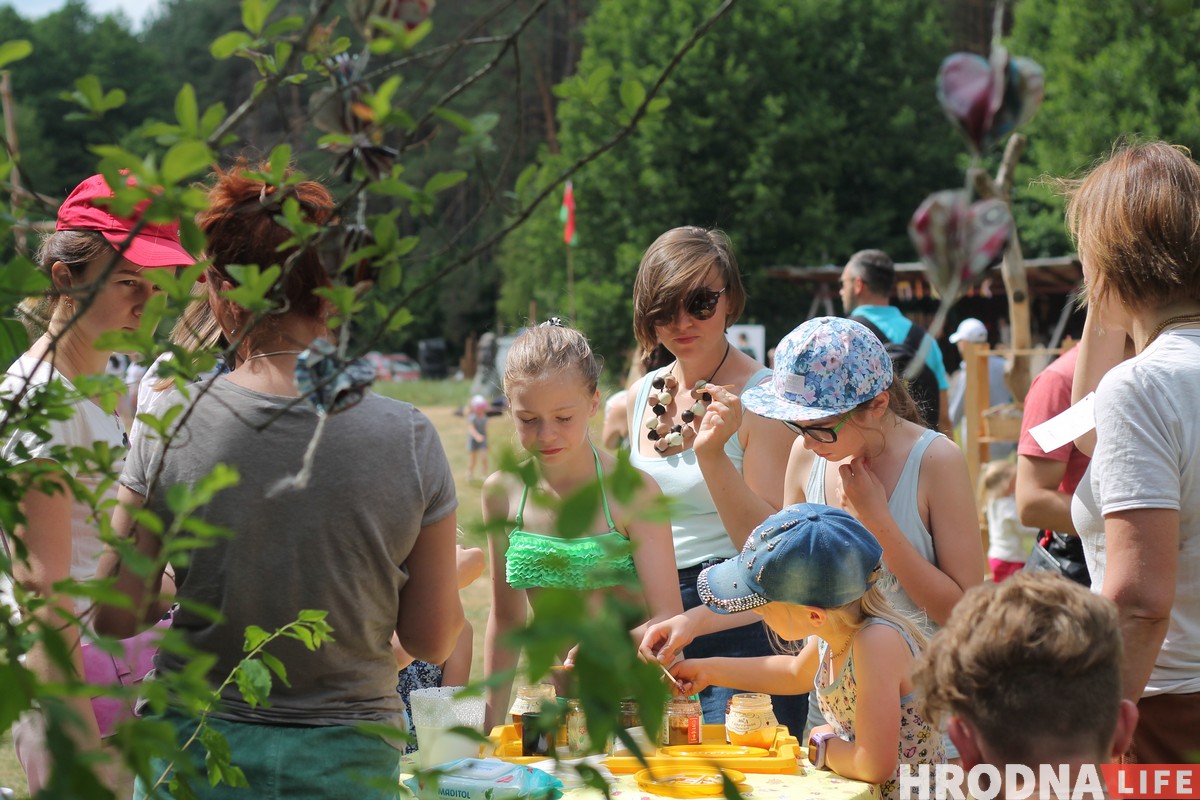 Арт-пікнік для дзяцей (і дарослых) прайшоў на Велесе Арт-пікнік для дзяцей (і дарослых) прайшоў на Велесе