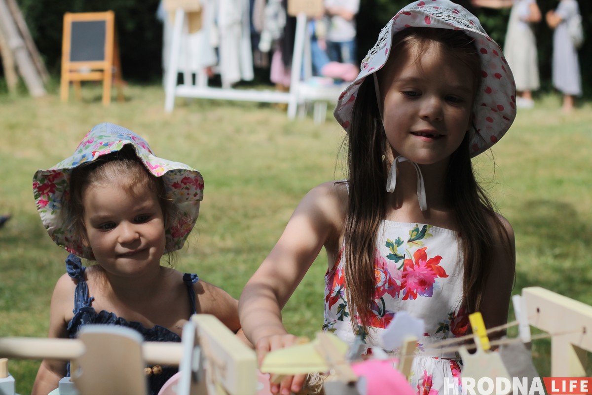 Арт-пікнік для дзяцей (і дарослых) прайшоў на Велесе Арт-пікнік для дзяцей (і дарослых) прайшоў на Велесе