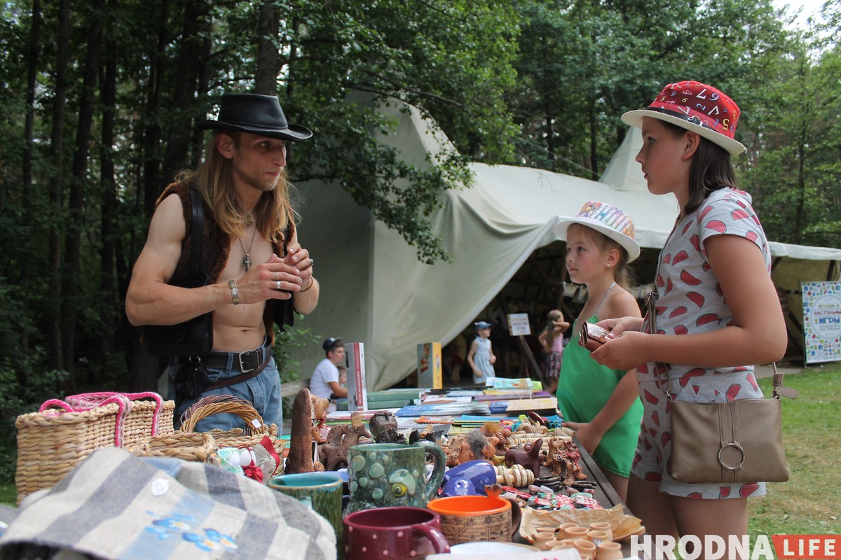 Арт-пікнік для дзяцей (і дарослых) прайшоў на Велесе Арт-пікнік для дзяцей (і дарослых) прайшоў на Велесе