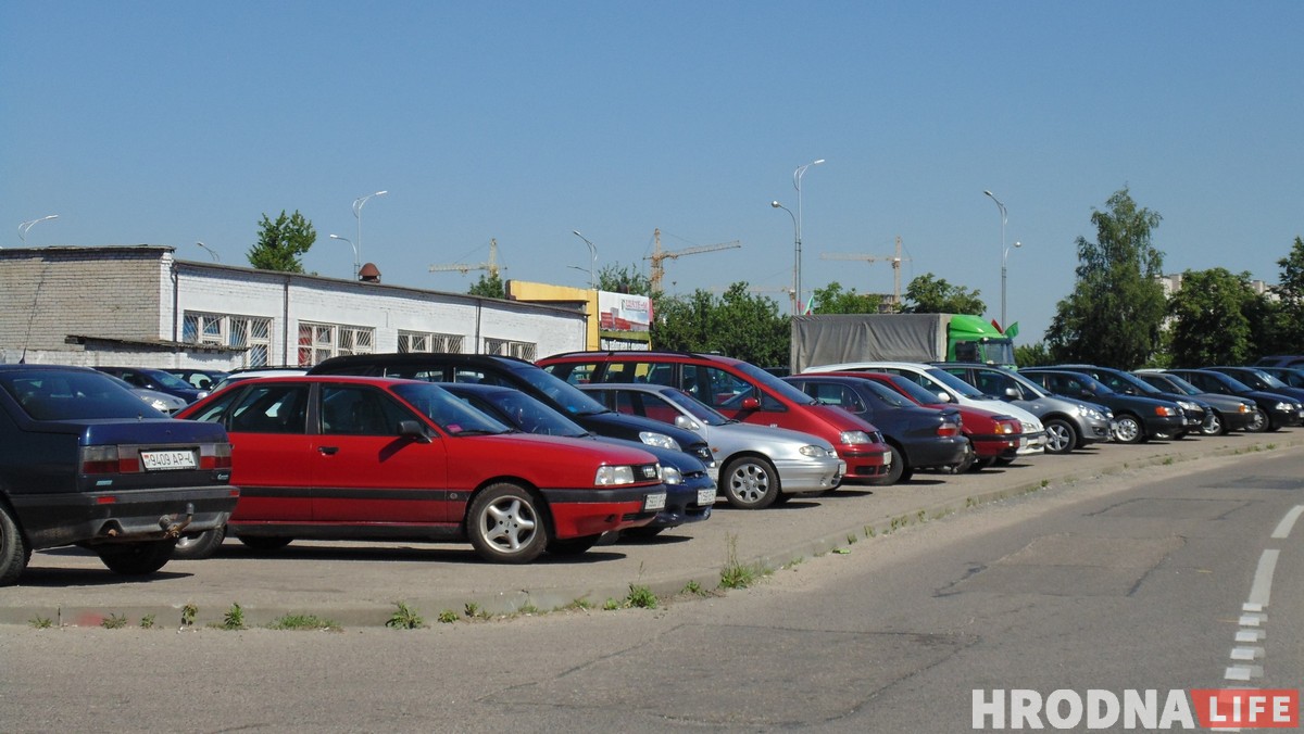 "На Захадзе аўто лепшыя за нашы ідуць на звалку". Як аўтабізнес стаў ахвярай Мытнага саюза