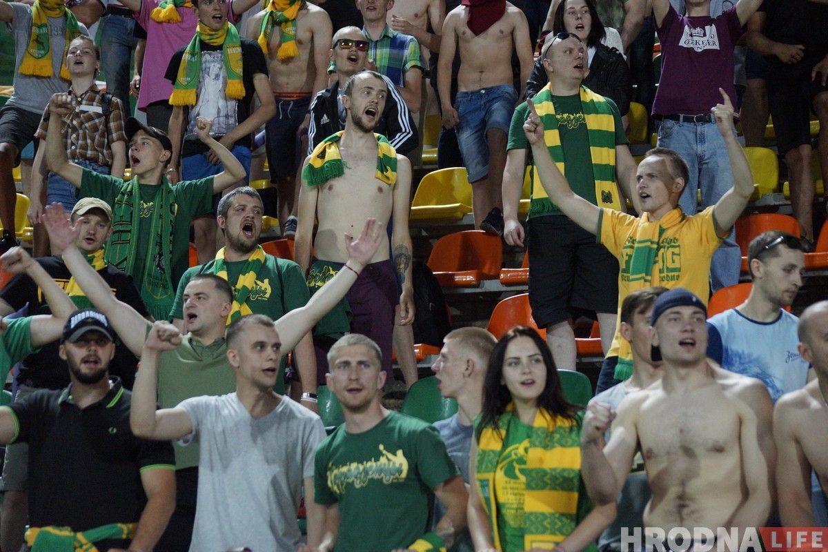 “За Нёман, за Радзіму, за футбол!” Фан-клуб “Нёмана” адзначыў 20-годдзе перформансам на матчы