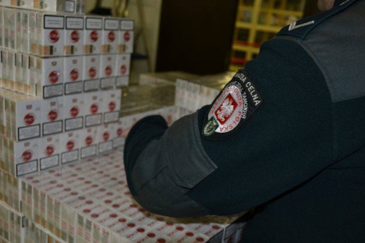 Купіць за 80 капеек, прадаць за 8 рублёў. Былыя кантрабандысты расказалі пра шлях цыгарэт з Гродна на Захад