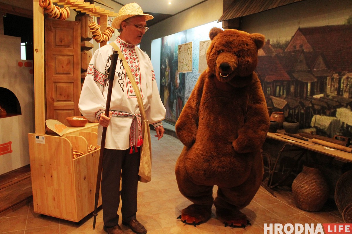 Сталіца "абваранкаў" і мядзведжая акадэмія. Як у Смаргоні фармуюць брэнд рэгіёну