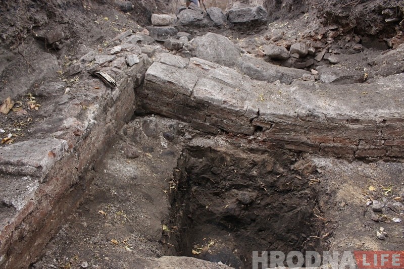 "Муроўка XII стагоддзя - ужо сенсацыя". Чаму раскопкі ля Новага замка трэба абавязкова працягваць