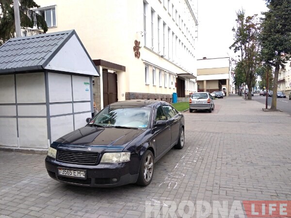 СтопХам па-гродзенску. Як раварыстка крэйдай змагаецца з парушальнікамі паркоўкі СтопХам па-гродзенску. Як раварыстка крэйдай змагаецца з парушальнікамі паркоўкі