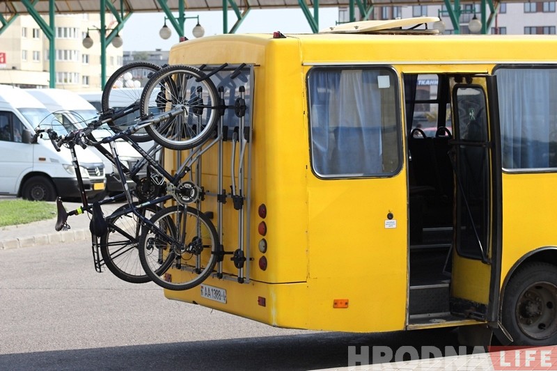 З'явіўся першы аўтобус на Аўгустоўскі канал, які можа перавозіць ровары З'явіўся першы аўтобус на Аўгустоўскі канал, які можа перавозіць ровары