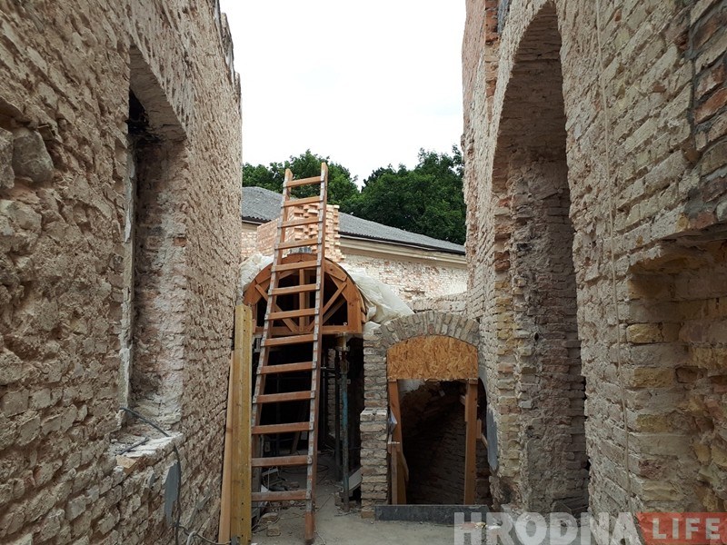 «Трэба скончыць вайну». У Гродне абмеркавалі рэканструкцыю Старога замка