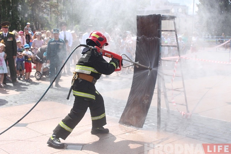 ФОТА: У Гродне адзначаюць Дзень пажарнай службы ФОТА: У Гродне адзначаюць Дзень пажарнай службы