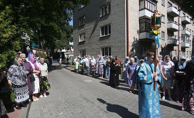 Фотафакт: цудатворны абраз Божай Маці з Жыровіцкага манастыра прывезлі ў Гродна Фотафакт: цудатворны абраз Божай Маці з Жыровіцкага манастыра прывезлі ў Гродна