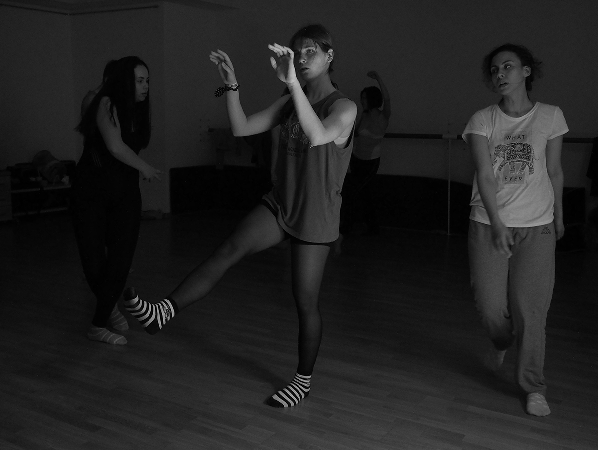 "Прастора для танцаў і мараў". Фотагісторыя ў рытме хіп-хопа і балета пра творчасць у "Доме 46"