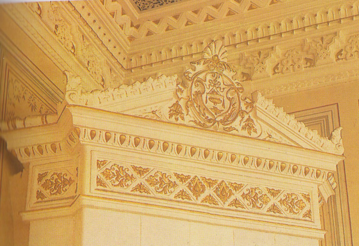 Башни на доме купца Муравьева покрасили в голубой цвет. Говорят, так надо