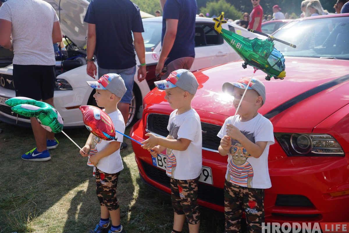 SunDay-2018: Гродзенцы хвалілі машыны, спаборнічалі ў конкурсах і рабілі сэлфі (фота)