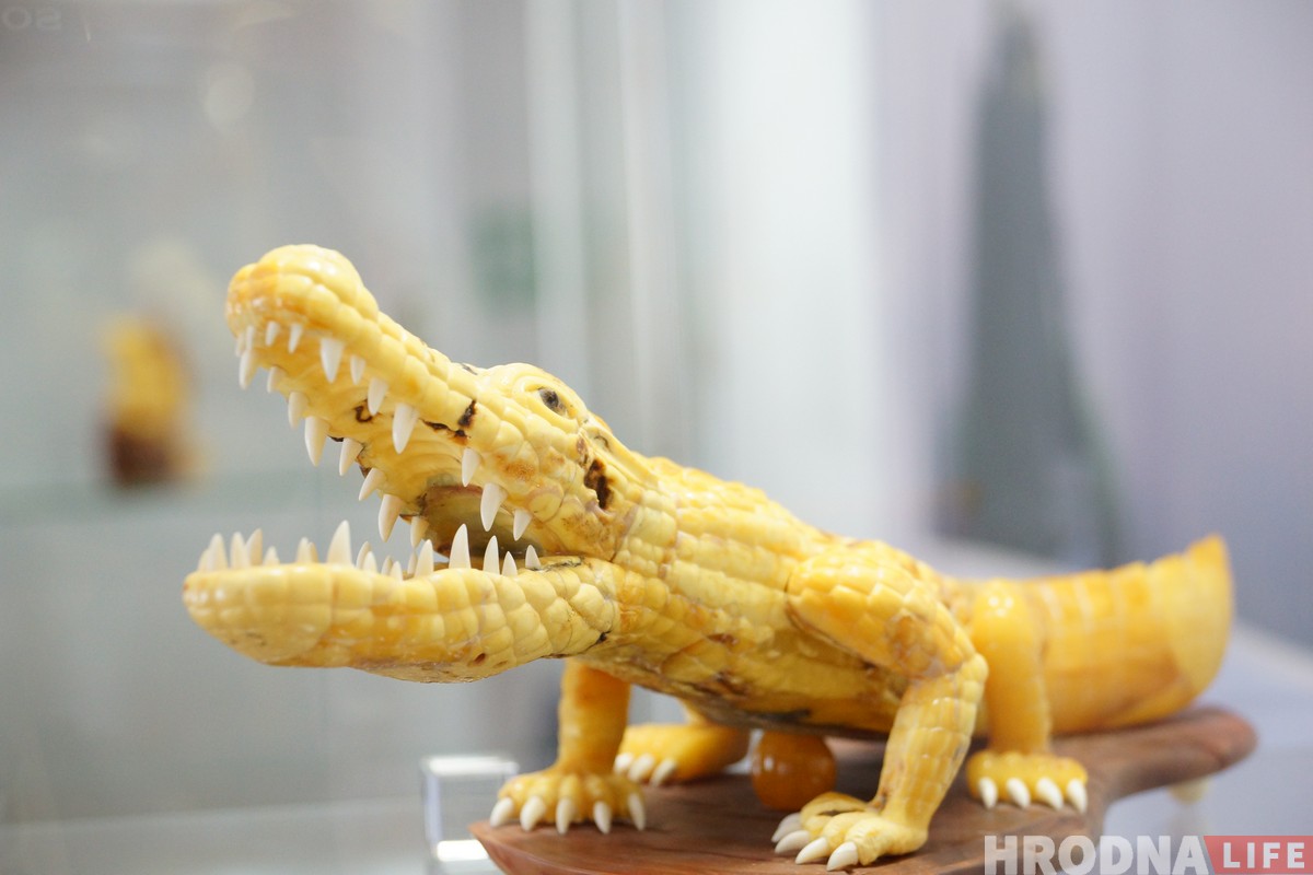 Золата Балтыкі ў 200 адценнях. Выстава бурштыну з Калінінграда адкрылася ў Гродне Золата Балтыкі ў 200 адценнях. Выстава бурштыну з Калінінграда адкрылася ў Гродне