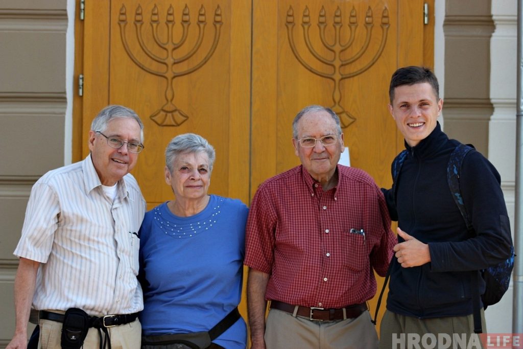 «Наша прабабуля была першай фатографкай на тэрыторыі Беларусі». Сям'я Райхштэйн з Канады наведала Гродна